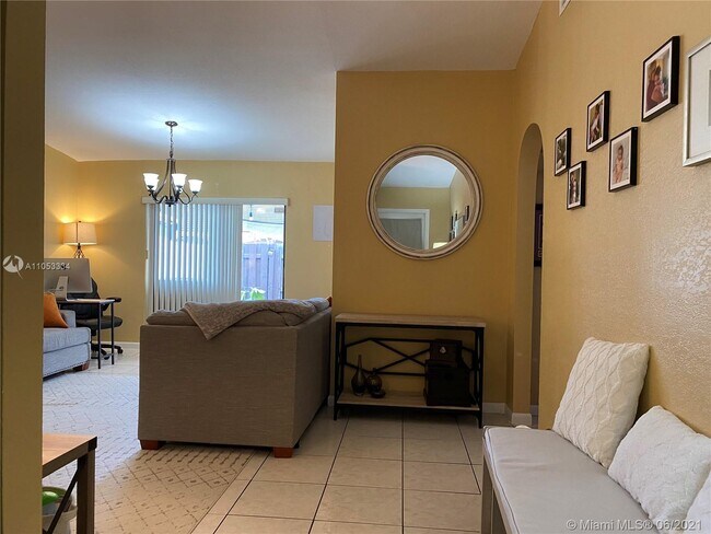 Foto del edificio - 8145 SW 152nd Pl