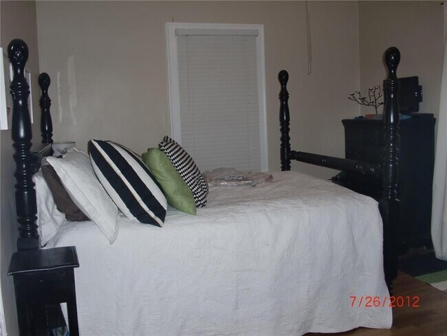 Foto del edificio - 1218 N Highland Ave NE