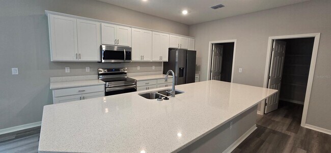 Building Photo - 7501 SW 107th Ln