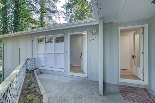 Building Photo - 3bd/1.75ba Bellevue Home