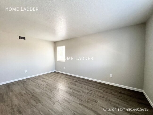 Building Photo - 4959 S Park Ave