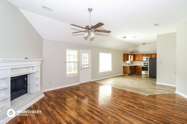 Foto del edificio - 4515 KINGS GRANT DR, Memphis, TN 38125
