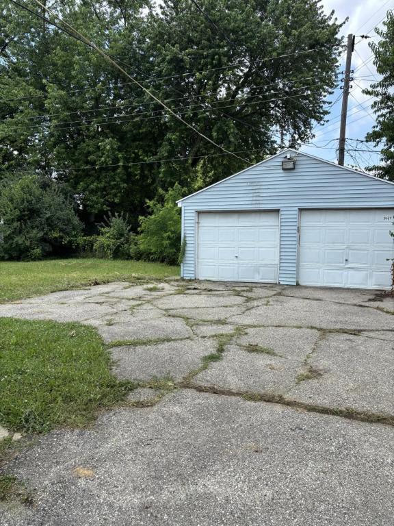 Building Photo - 4487 Thompson Dr