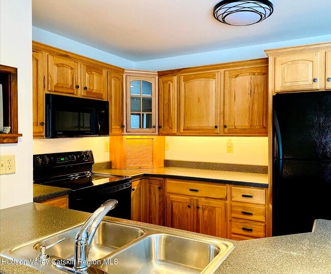 Building Photo - 2825 Best Ln