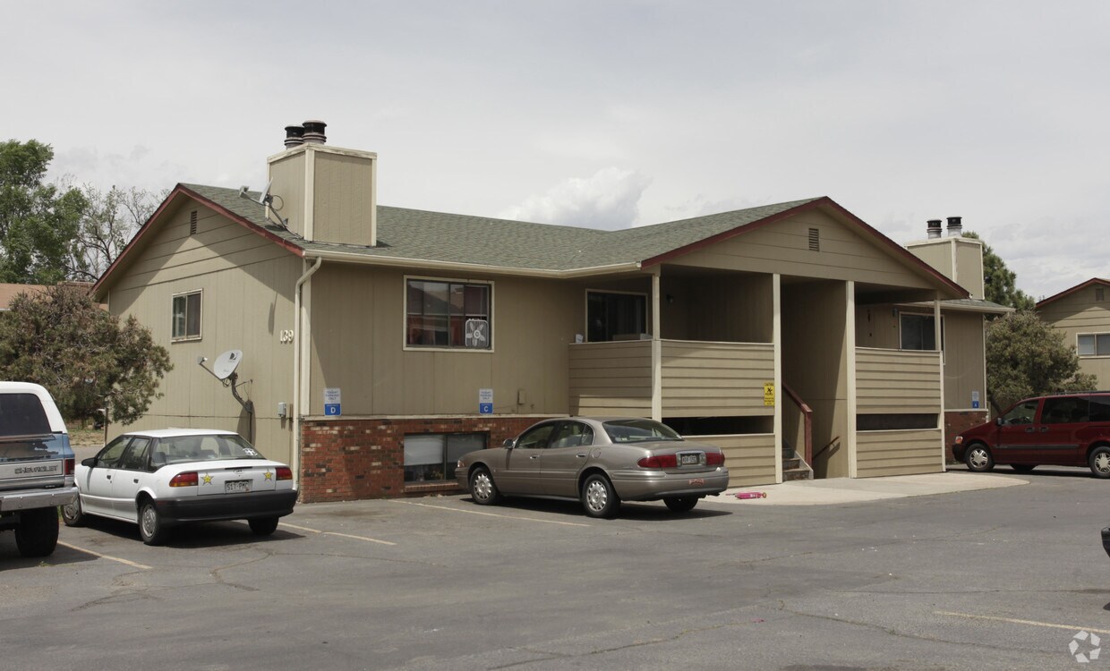 139 45th St, Loveland, CO 80538 Apartments in Loveland, CO
