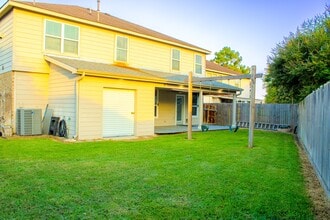 Building Photo - 29607 Legends Green Dr