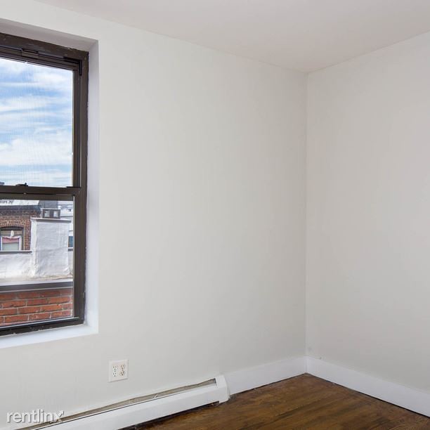 Building Photo - 357 Sumpter St