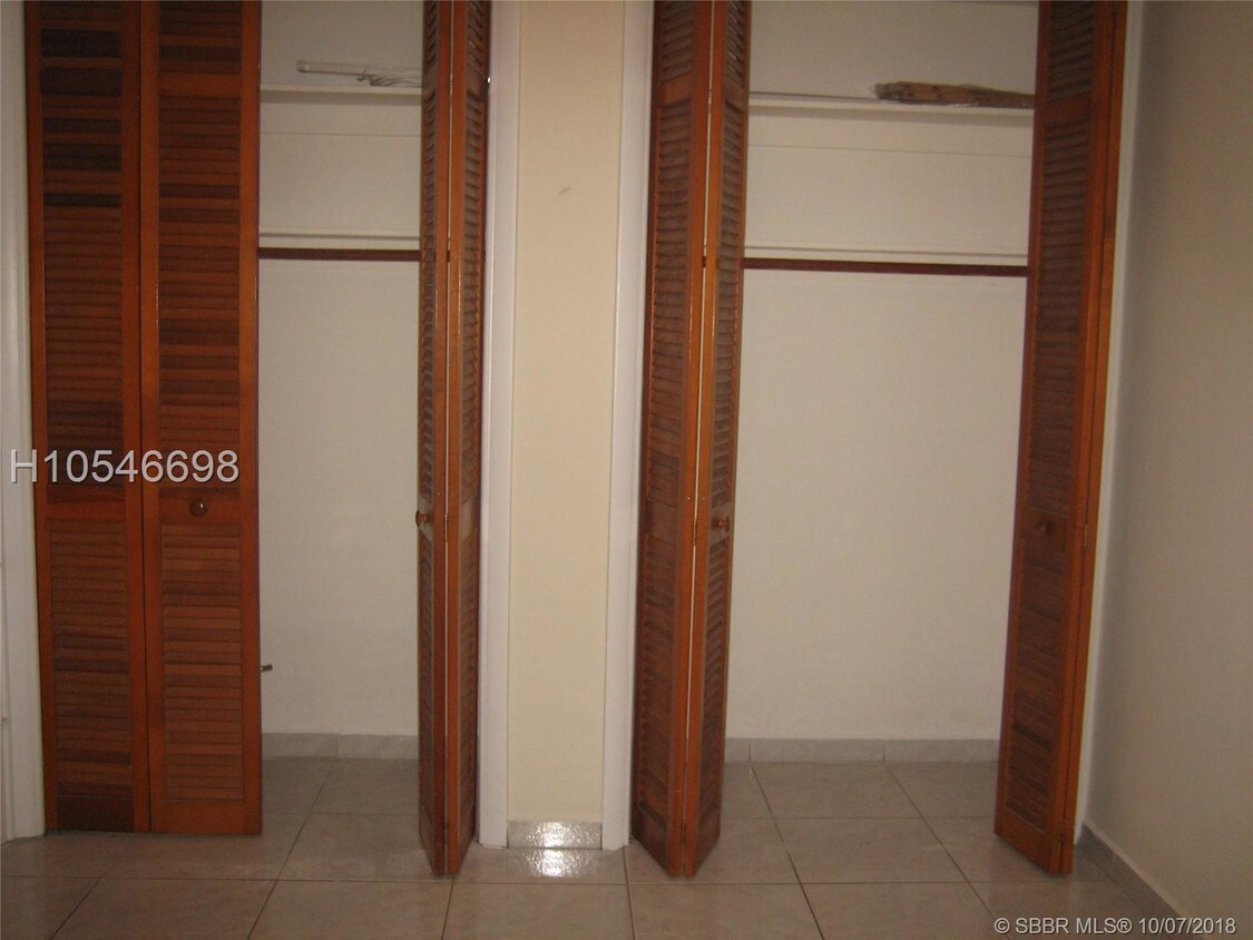 Foto del edificio - 8850 NW 11th St