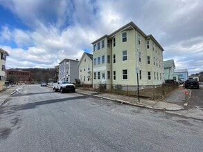 Building Photo - 15 Lyon St