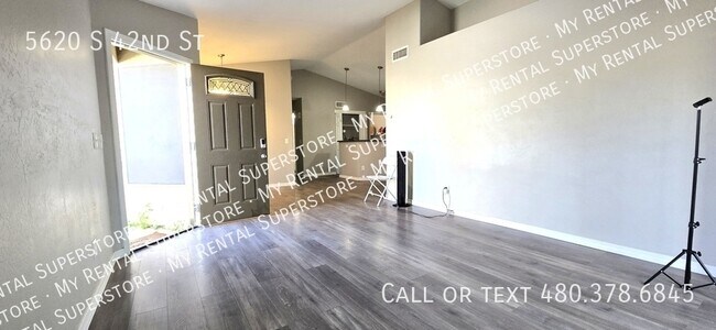 Building Photo - 5620 S 42nd St