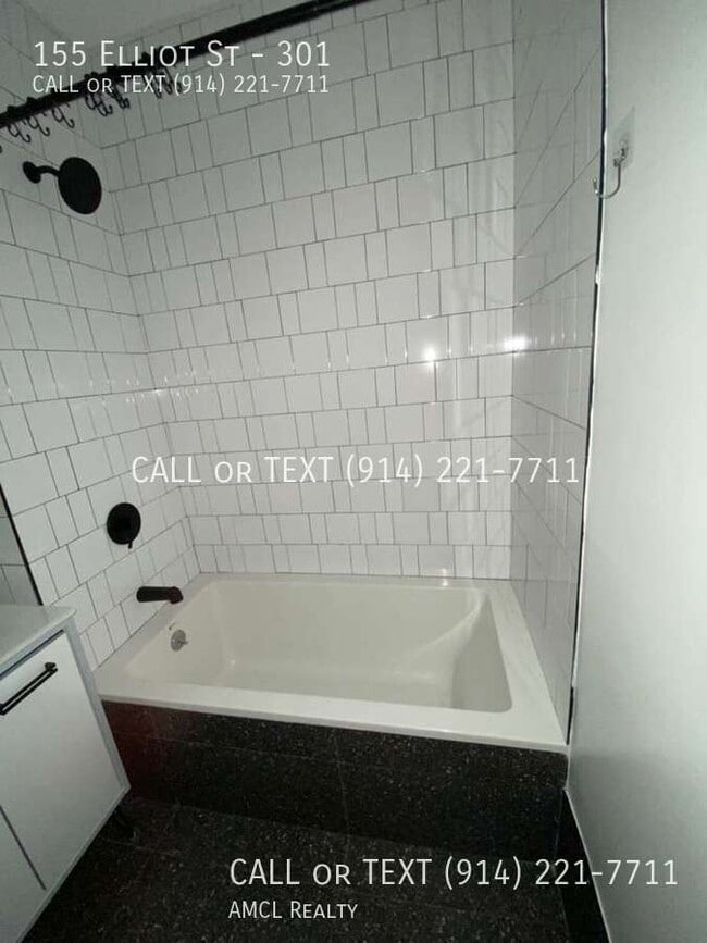 Building Photo - 155 Elliot St