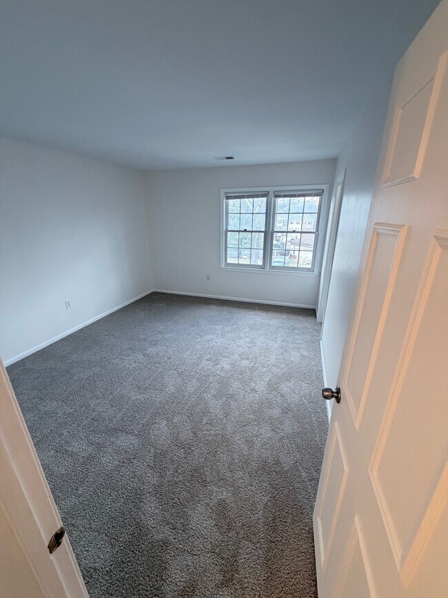 Building Photo - 20661 Shadyside Way