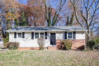 Building Photo - 2616 Shady Lawn Dr
