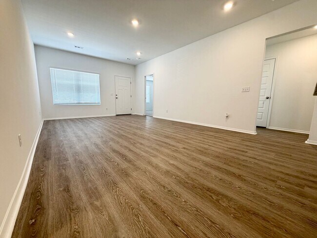 Foto del edificio - ***3705 N. Carmine Drive***