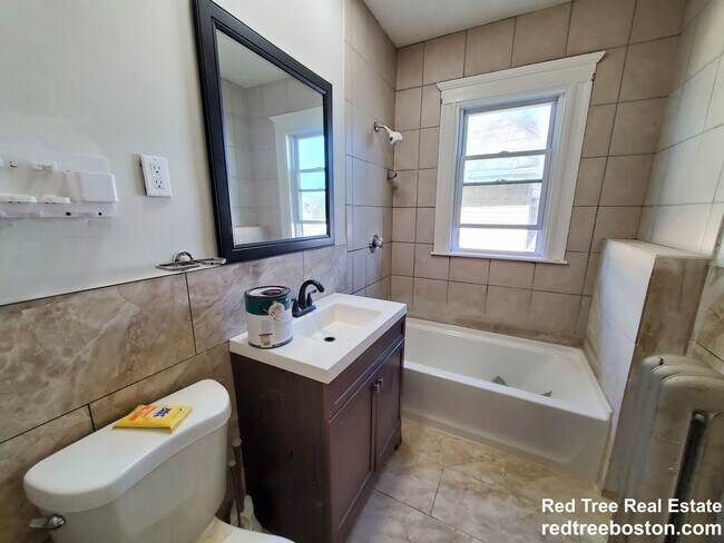 Foto del edificio - 623 Fellsway