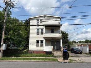 Building Photo - 341 Mansion St