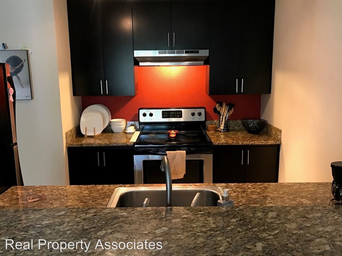 Foto principal - 9806 28th Ave SW
