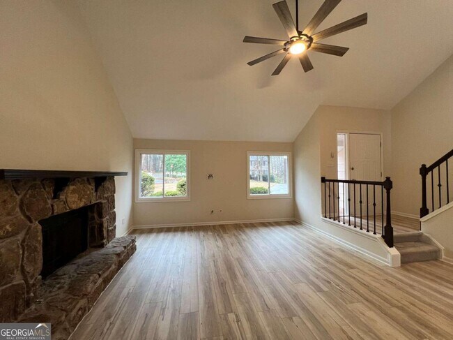 Building Photo - 4575 Queen Anne Ct SE