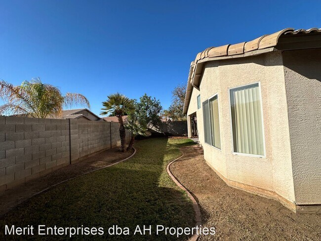 Foto del edificio - 4 br, 2 bath House - 5745 E GARNET AVE