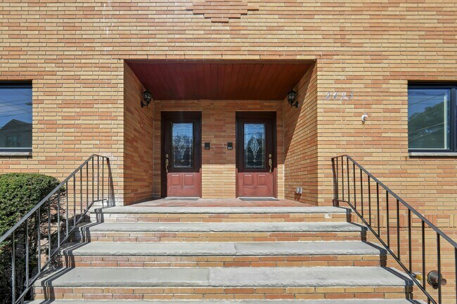 Foto del edificio - 2413 Hammett Ave