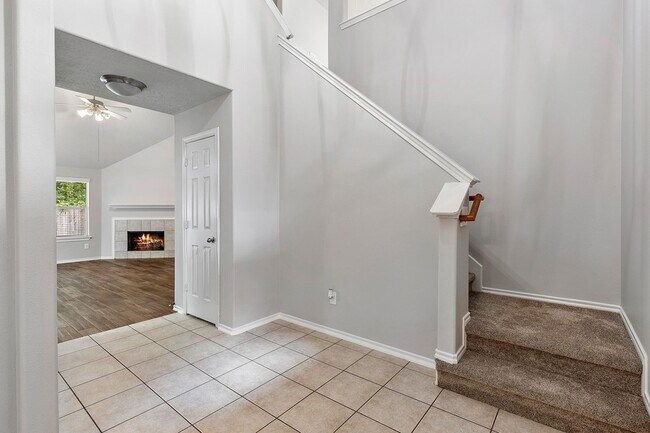 Building Photo - 18111 Stone Trail Manor Dr