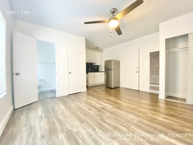 Building Photo - 818 S Mariposa Ave Los Angeles CA 90005