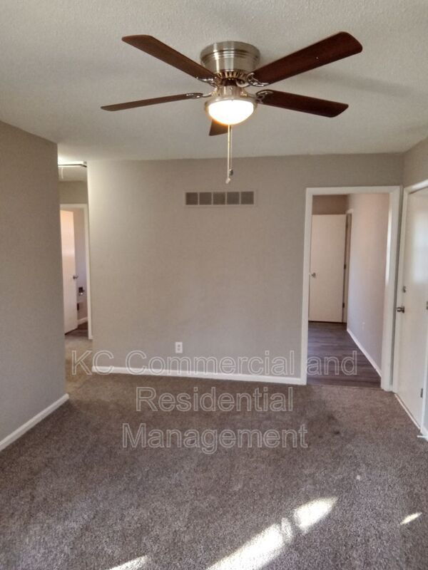 Foto del edificio - 5036 N Topping Ave