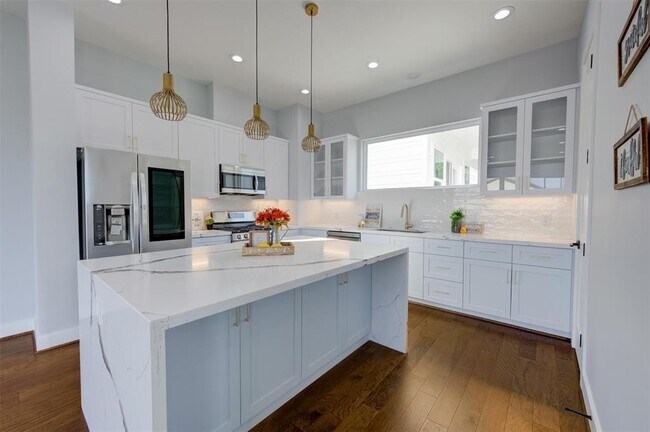 Foto del edificio - 3412 Dixie Dr