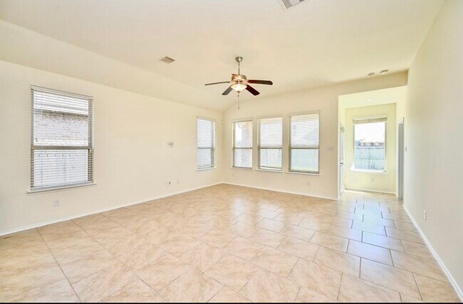 Foto del edificio - 4511 Stolz Trail