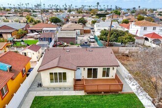 Building Photo - 1072 Jefferson Ave