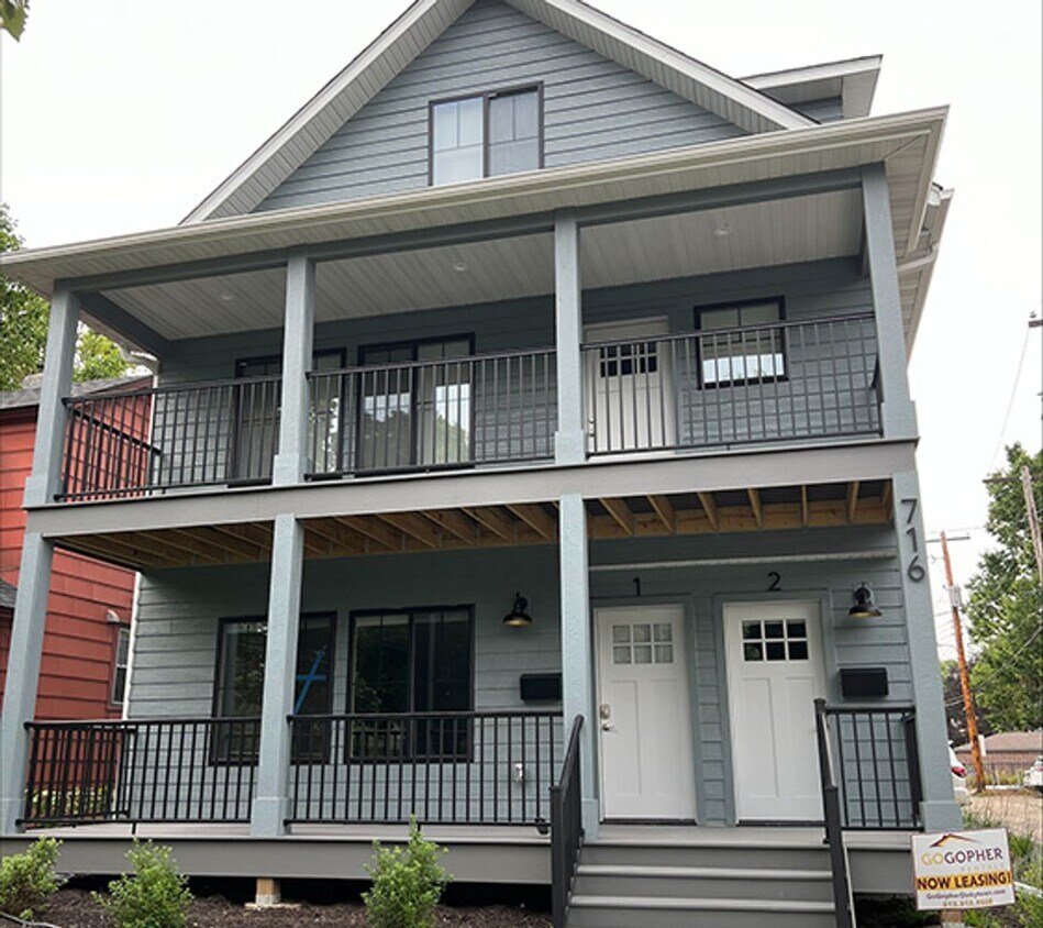 Foto del edificio - 716 11th Ave SE