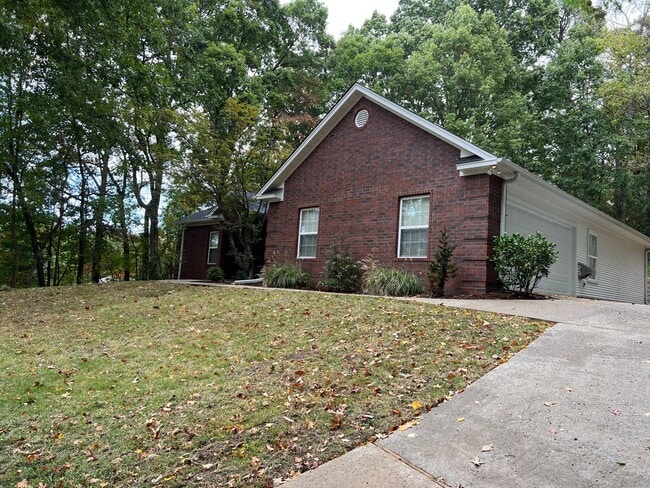 Building Photo - 2406 Oakbrook Cove
