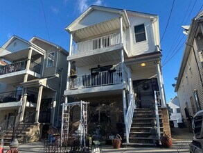 Building Photo - 260 Custer Ave