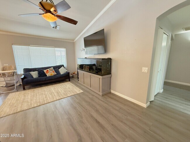 Building Photo - 8403 W Dreyfus Dr