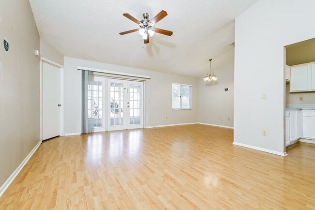 Building Photo - 1310 Coolmont Dr