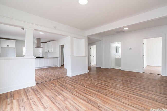 Foto del edificio - 1801 S Cedar St
