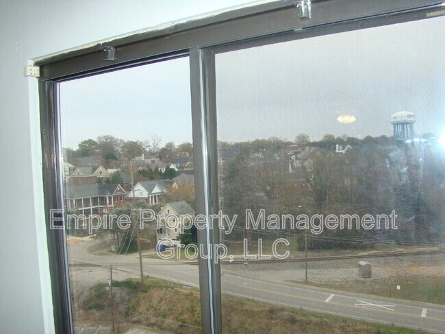 Foto del edificio - 1600 Park Cir