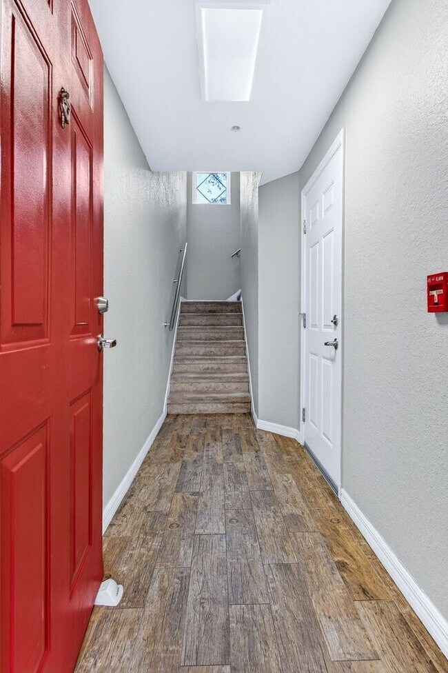 Foto del edificio - Immaculately updated 3/2.5 Three-Story Maitland Condo in Visconti!