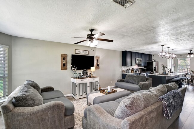 Building Photo - 25401 Hunting Trail