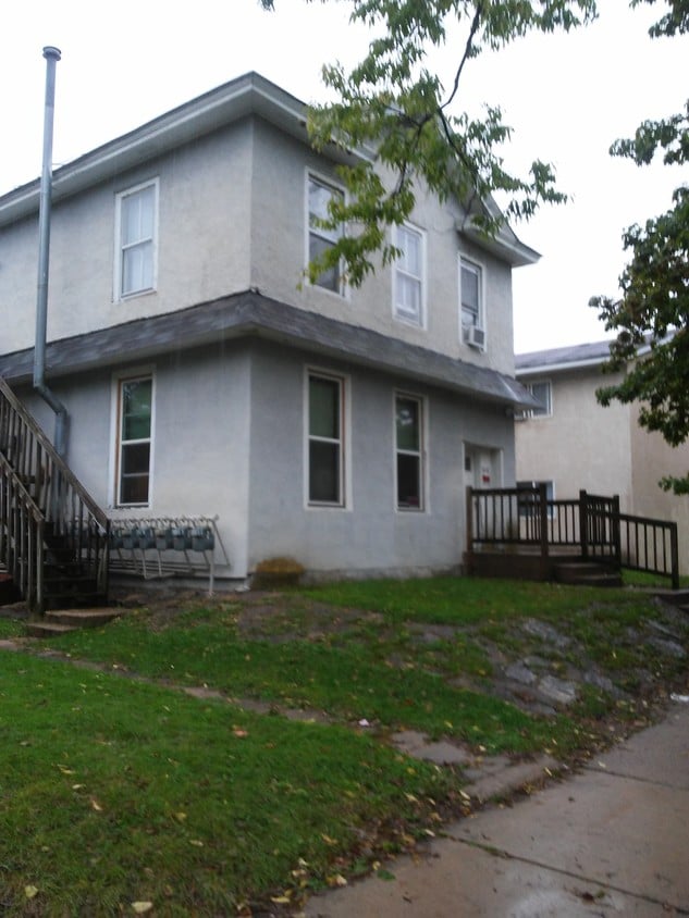 Primary Photo - 1018 Pine St