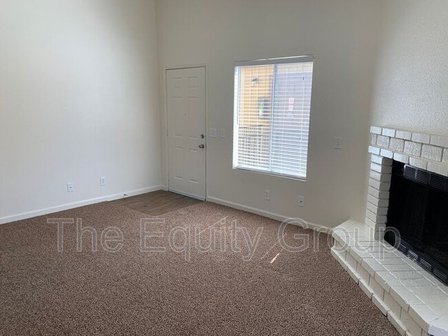 Building Photo - 4008 W Meadow Ave