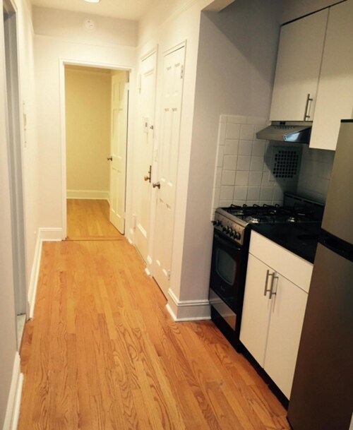 Building Photo - 476 W 56th St