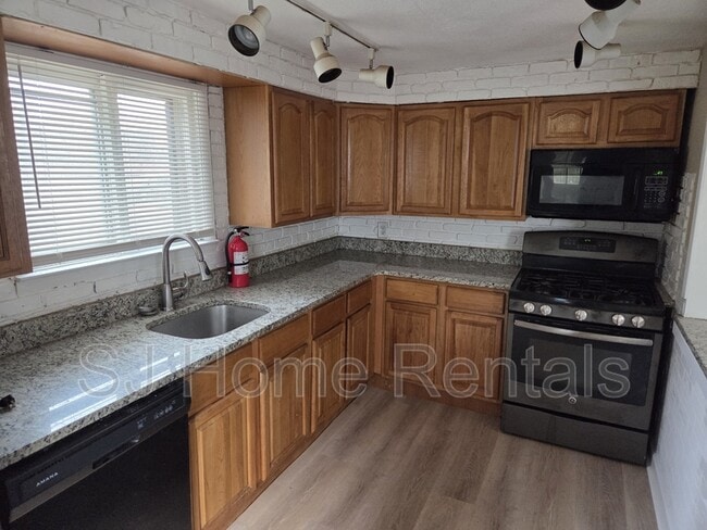 Building Photo - 649 Bordentown Rd