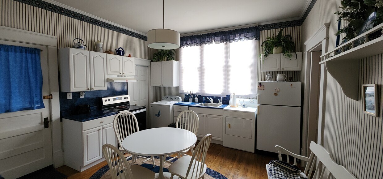 Building Photo - Anderson House