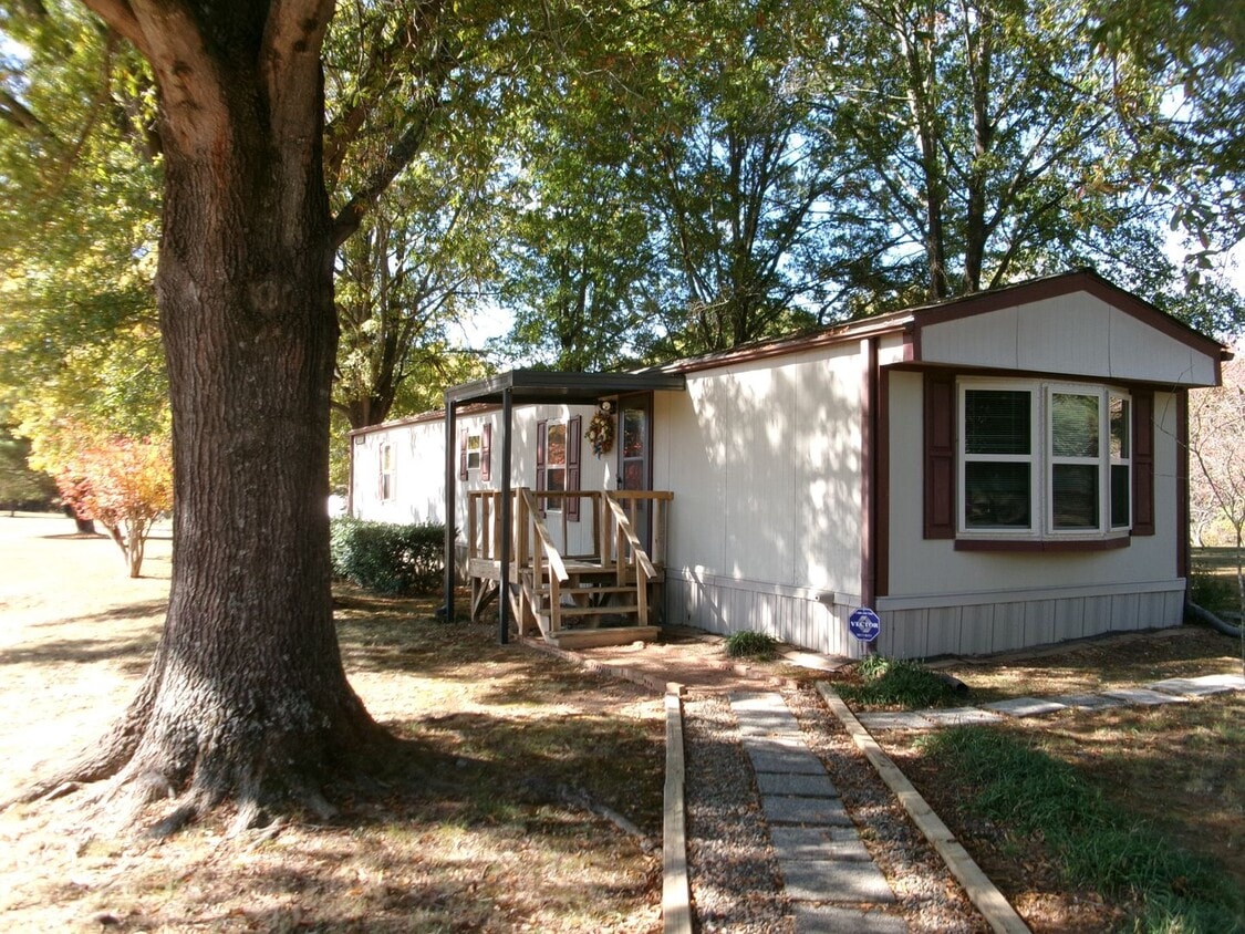 Primary Photo - Rural Setting for this Cozy and Comfortabl...