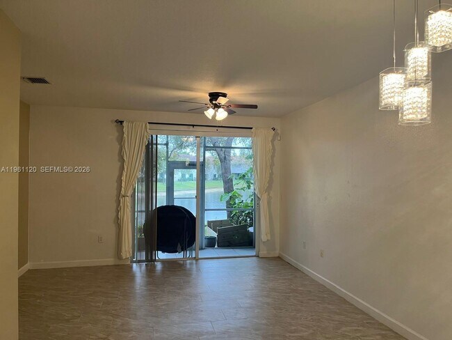 Building Photo - 4211 Napoli Lake Dr