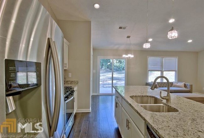 Foto del edificio - 105 Brookwood Path