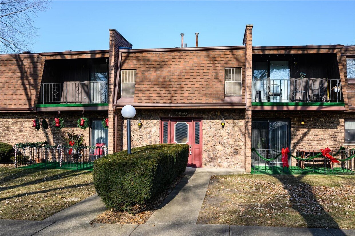 Primary Photo - 10640 Brook Lodge Ln