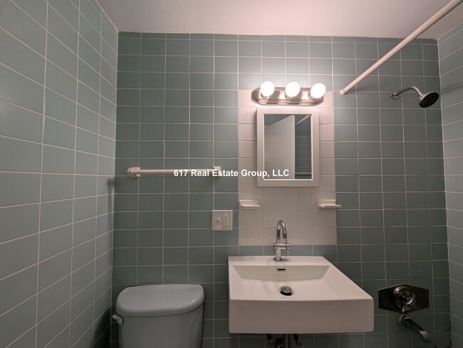 Building Photo - 2018 Commonwealth Ave