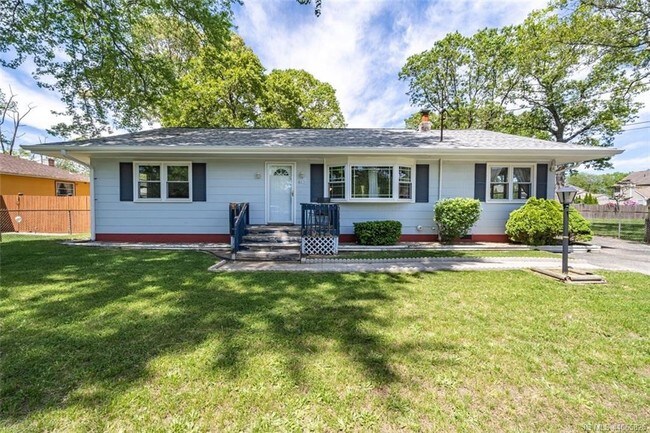 Building Photo - 462 Pinecroft Dr